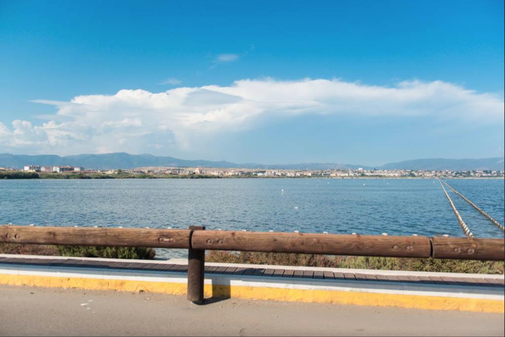 Poetto Beach Lägenhet Quartu SantʼElena Exteriör bild